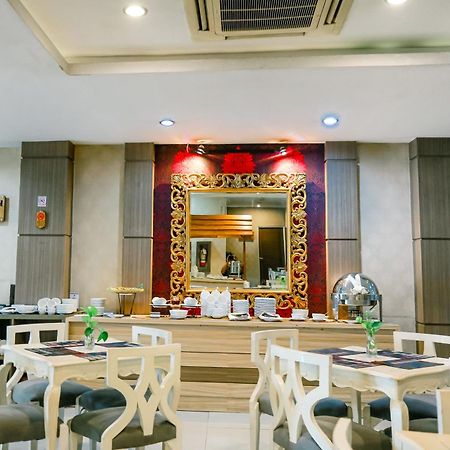 The Cube Hotel Malioboro, Azana Hotels Collection Yogyakarta Exterior foto