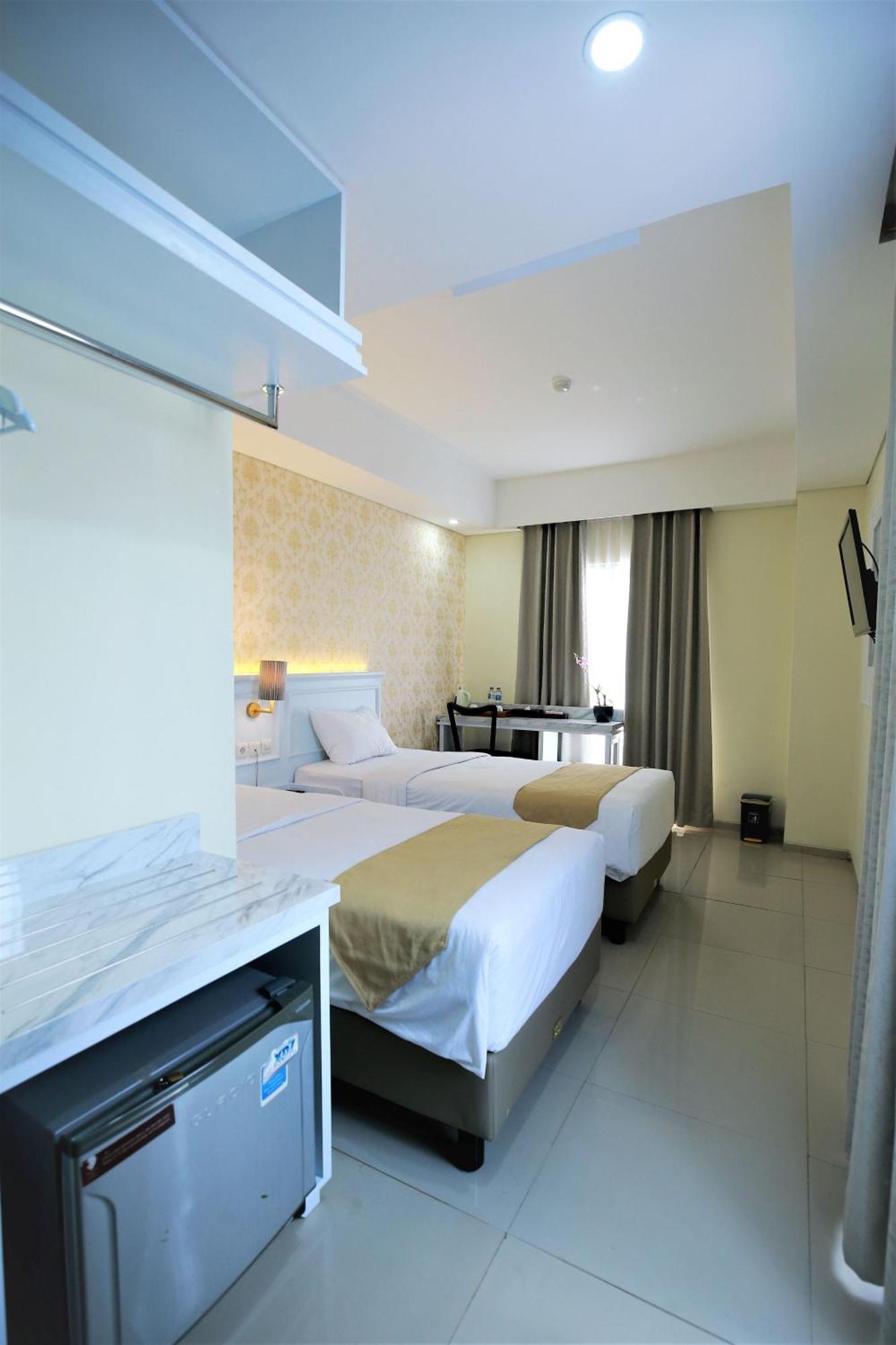 The Cube Hotel Malioboro, Azana Hotels Collection Yogyakarta Exterior foto