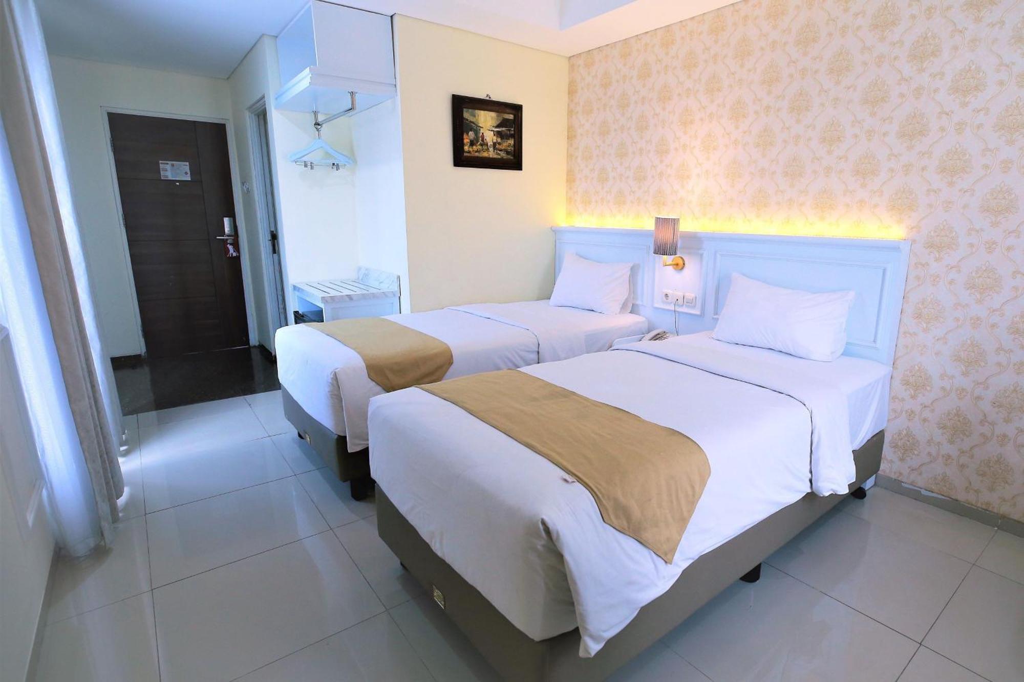 The Cube Hotel Malioboro, Azana Hotels Collection Yogyakarta Exterior foto